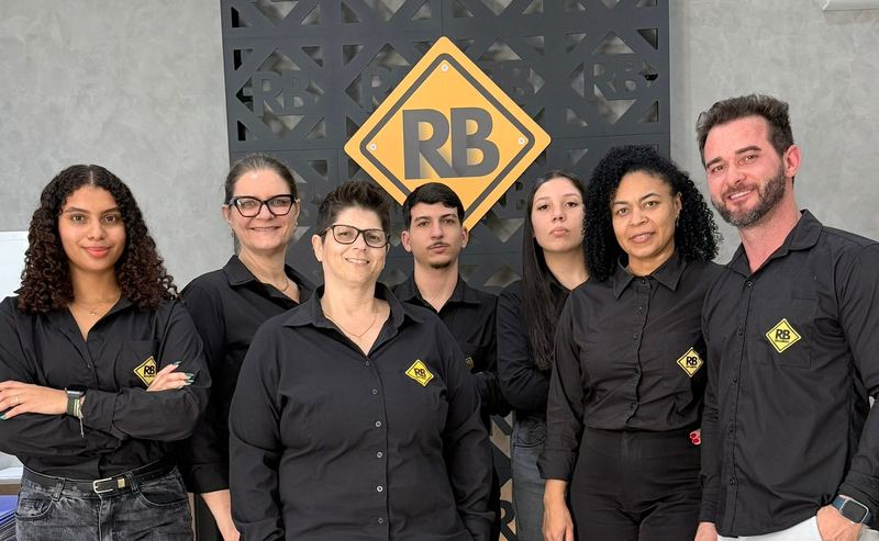 Equipe da RB Assessoria em Acidentes na sede, em Joinville/SC