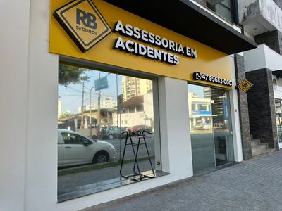 Fachada da sede da RB Assessoria em Acidentes